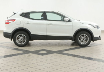 Подержанный автомобиль Nissan Qashqai 2018 года (5 фото)