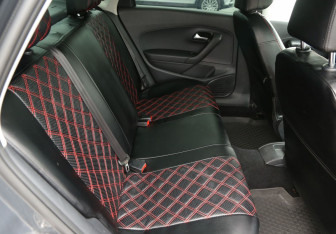 Подержанный автомобиль Volkswagen Polo Sedan 2014 года (11 фото)