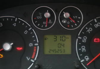 Подержанный автомобиль Ford Fusion 2006 года (17 фото)