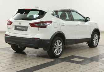 Подержанный автомобиль Nissan Qashqai 2021 года (4 фото)