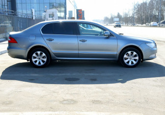 Подержанный автомобиль Skoda Superb Liftback 2011 года (7 фото)