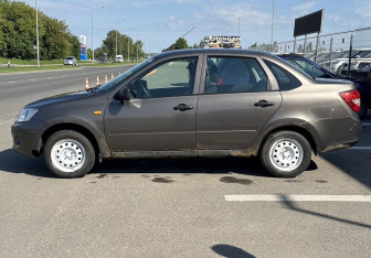 Подержанный автомобиль LADA (ВАЗ) Granta Sedan 2014 года (7 фото)