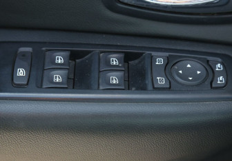 Подержанный автомобиль Renault Scenic 2015 года (18 фото)