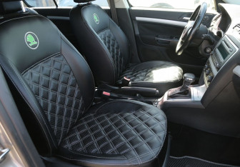 Подержанный автомобиль Skoda Octavia Liftback 2011 года (10 фото)