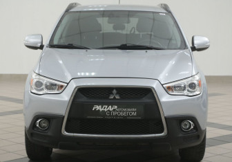 Подержанный автомобиль Mitsubishi ASX 2011 года (6 фото)
