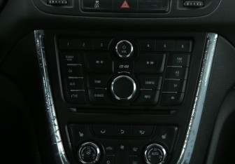 Подержанный автомобиль Opel Mokka 2013 года (13 фото)