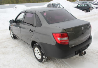 Подержанный автомобиль LADA (ВАЗ) Granta Sedan 2013 года (5 фото)