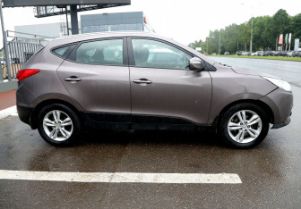 Подержанный автомобиль Hyundai ix35 2013 года (7 фото)