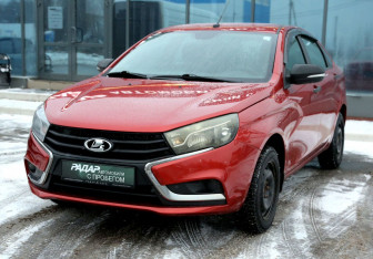 Подержанный автомобиль LADA (ВАЗ) Vesta Sedan 2018 года (3 фото)