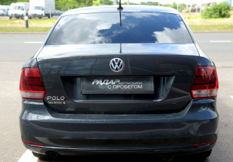 Подержанный автомобиль Volkswagen Polo Sedan 2017 года (5 фото)