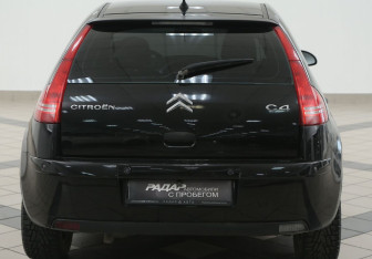Подержанный автомобиль Citroen C4 Hatchback 2007 года (3 фото)