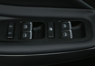 Подержанный автомобиль Omoda S5 2023 года (17 фото)