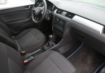 Подержанный автомобиль Skoda Rapid Liftback 2017 года (9 фото)