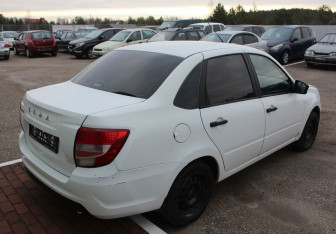 Подержанный автомобиль LADA (ВАЗ) Granta Sedan 2019 года (3 фото)