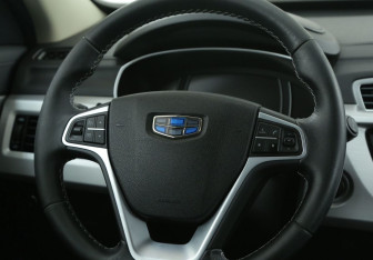 Подержанный автомобиль Geely Atlas 2019 года (18 фото)