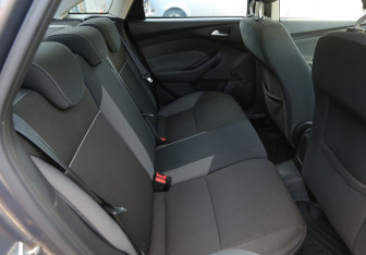 Подержанный автомобиль Ford Focus Sedan 2011 года (11 фото)