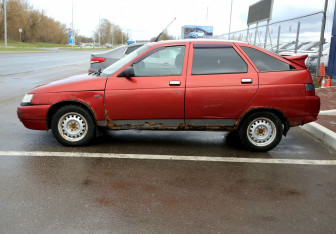 Подержанный автомобиль LADA (ВАЗ) 2112 2004 года (8 фото)