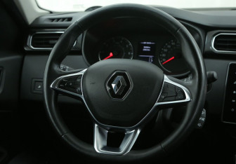 Подержанный автомобиль Renault Arkana 2020 года (16 фото)