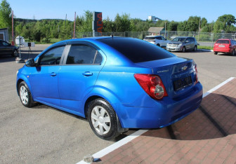Подержанный автомобиль Chevrolet Aveo Sedan 2012 года (5 фото)