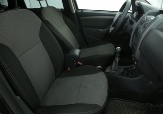 Подержанный автомобиль Renault Duster 2016 года (10 фото)