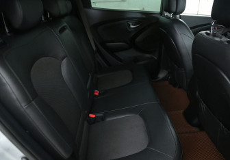 Подержанный автомобиль Hyundai ix35 2014 года (11 фото)