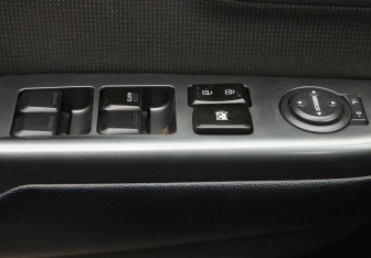 Подержанный автомобиль Kia Rio Sedan 2012 года (17 фото)