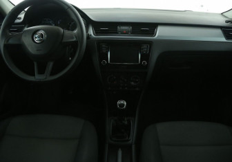 Подержанный автомобиль Skoda Rapid Liftback 2017 года (12 фото)