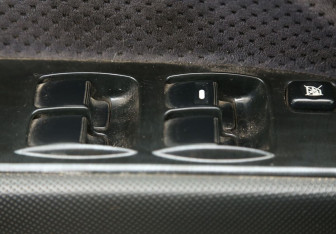 Подержанный автомобиль Mitsubishi Outlander 2004 года (17 фото)