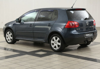 Подержанный автомобиль Volkswagen Golf Hatchback 2007 года (2 фото)