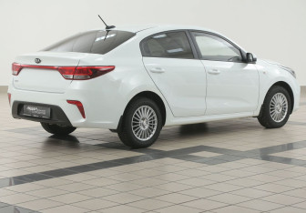 Подержанный автомобиль Kia Rio Sedan 2017 года (4 фото)