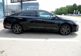 Подержанный автомобиль Toyota Camry Sedan 2017 года (7 фото)