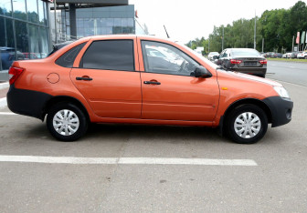 Подержанный автомобиль LADA (ВАЗ) Granta Sedan 2014 года (7 фото)