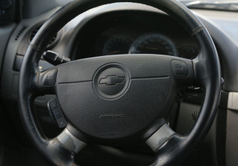 Подержанный автомобиль Chevrolet Lacetti Wagon 2008 года (16 фото)