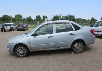 Подержанный автомобиль LADA (ВАЗ) Granta Sedan 2014 года (4 фото)