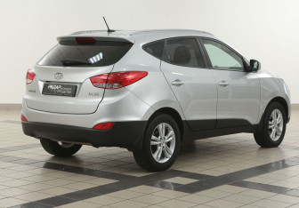 Подержанный автомобиль Hyundai ix35 2013 года (4 фото)