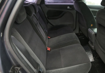 Подержанный автомобиль Ford Focus Hatchback 2008 года (11 фото)