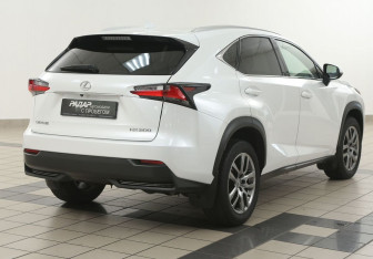 Подержанный автомобиль Lexus NX 2017 года (4 фото)