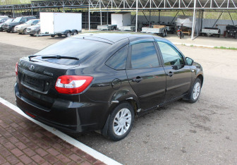 Подержанный автомобиль LADA (ВАЗ) Granta Liftback 2017 года (7 фото)