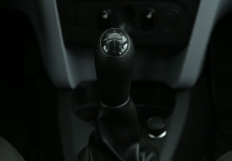 Подержанный автомобиль Renault Logan Sedan 2014 года (15 фото)