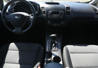 Подержанный автомобиль Kia Cerato Sedan 2013 года (12 фото)