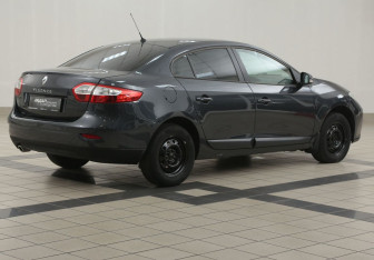 Подержанный автомобиль Renault Fluence 2012 года (4 фото)