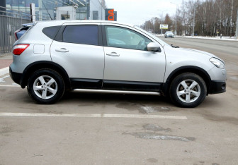 Подержанный автомобиль Nissan Qashqai 2012 года (7 фото)