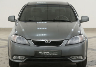 Подержанный автомобиль Daewoo Gentra Sedan 2013 года (6 фото)