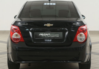 Подержанный автомобиль Chevrolet Aveo Sedan 2012 года (3 фото)