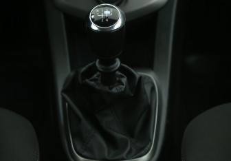 Подержанный автомобиль Chevrolet Aveo Sedan 2014 года (13 фото)
