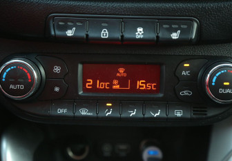 Подержанный автомобиль Kia Ceed Wagon 2018 года (17 фото)