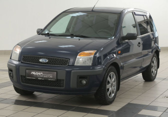 Подержанный автомобиль Ford Fusion 2008 года (8 фото)