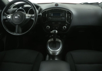 Подержанный автомобиль Nissan Juke 2012 года (12 фото)