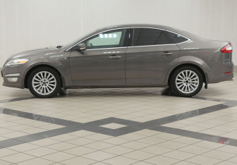 Подержанный автомобиль Ford Mondeo Sedan 2011 года (7 фото)