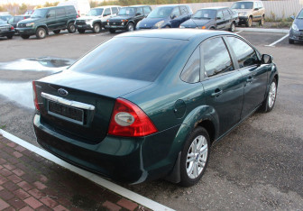 Подержанный автомобиль Ford Focus Sedan 2008 года (7 фото)